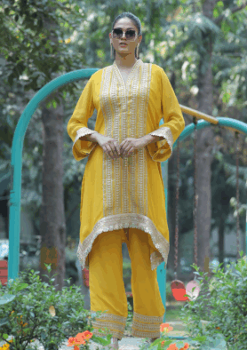 Noorani – Gota Detailed Kurta Set